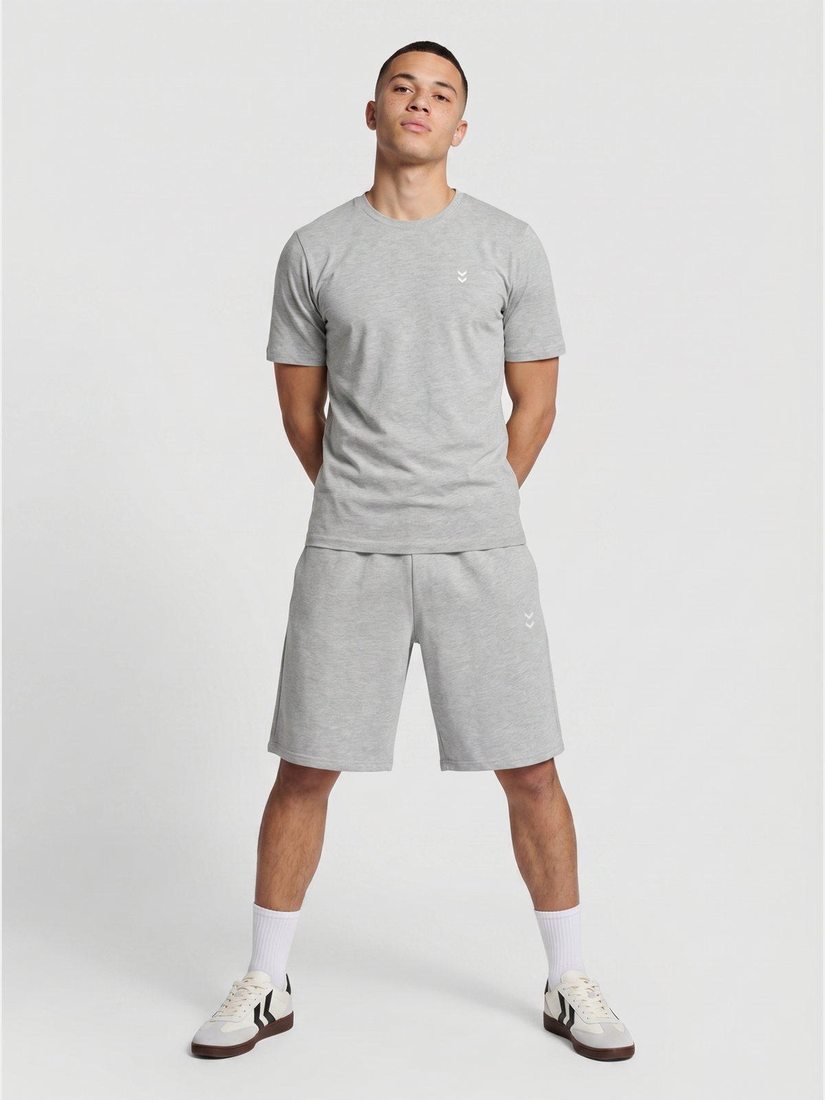 hmlPULSE LOOSE SWEAT SHORTS