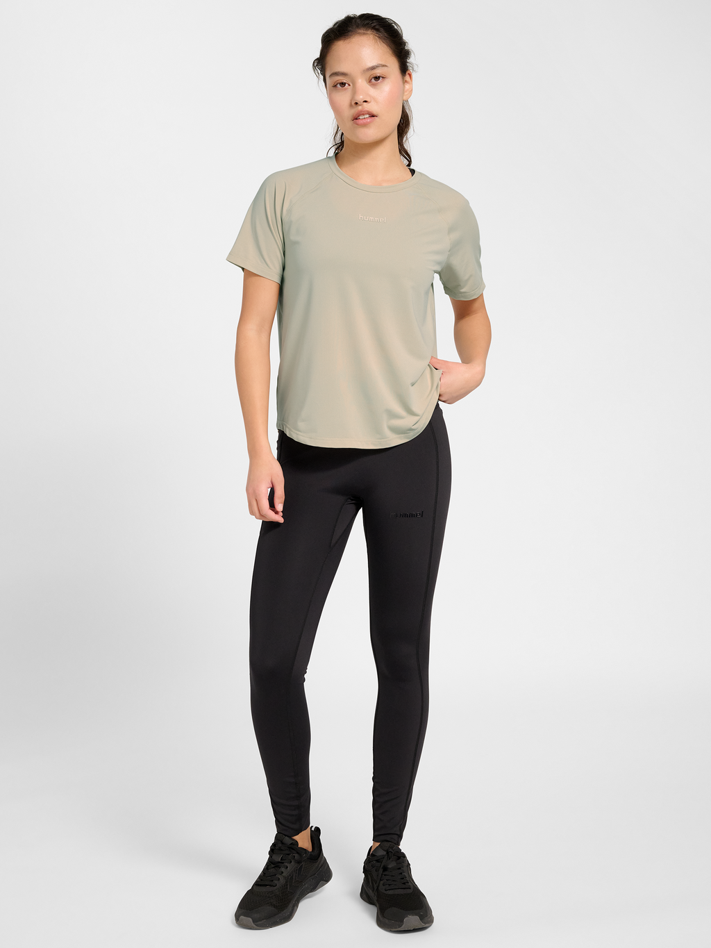 hmlVERA TECH T-SHIRT S/S