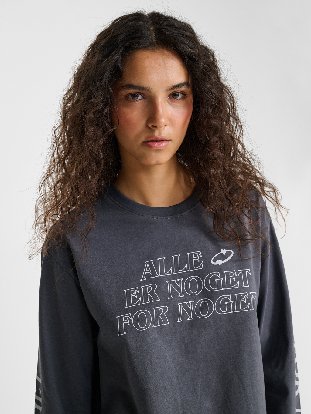 hmlPLADSTILFORSKELLE 25 T-SHIRT L/S