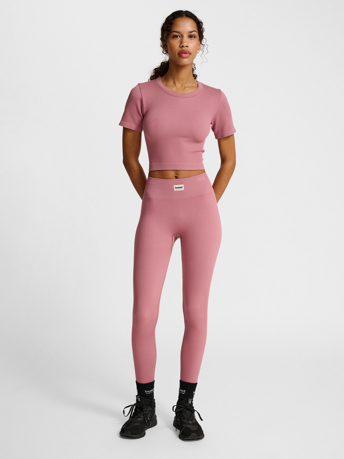 hmlPULSE SEAMLESS RIB W T-SHIRT S/S