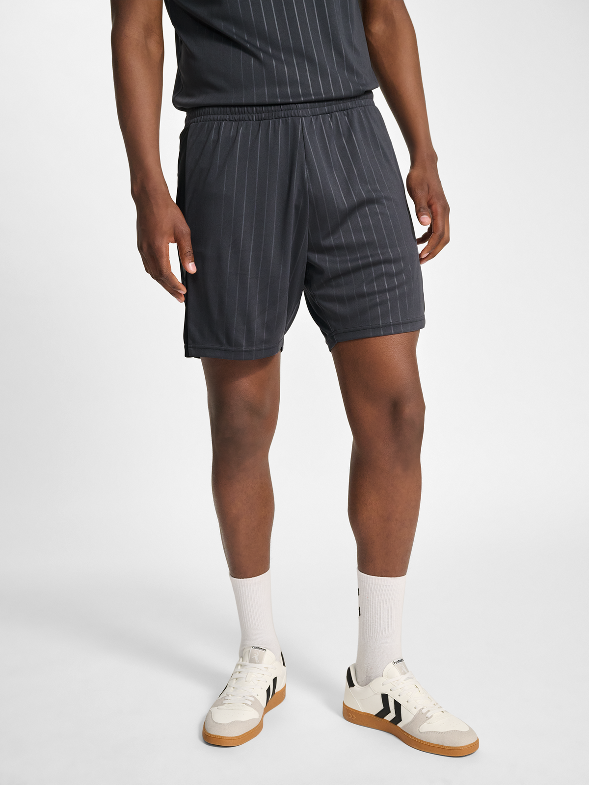 hmlPULSE STRIPE BLOCKED SHORTS