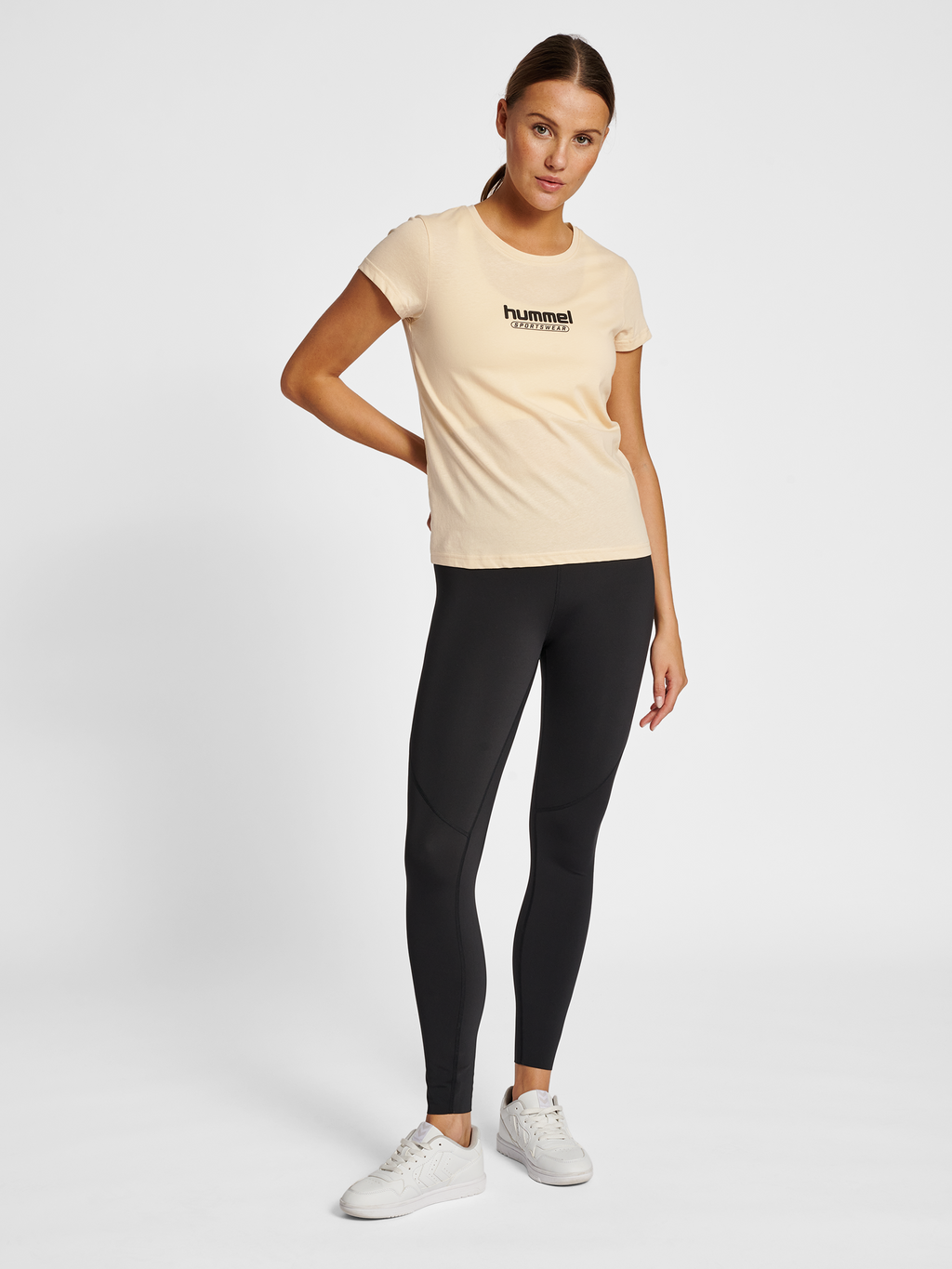 hmlBOOSTER WOMAN T-SHIRT