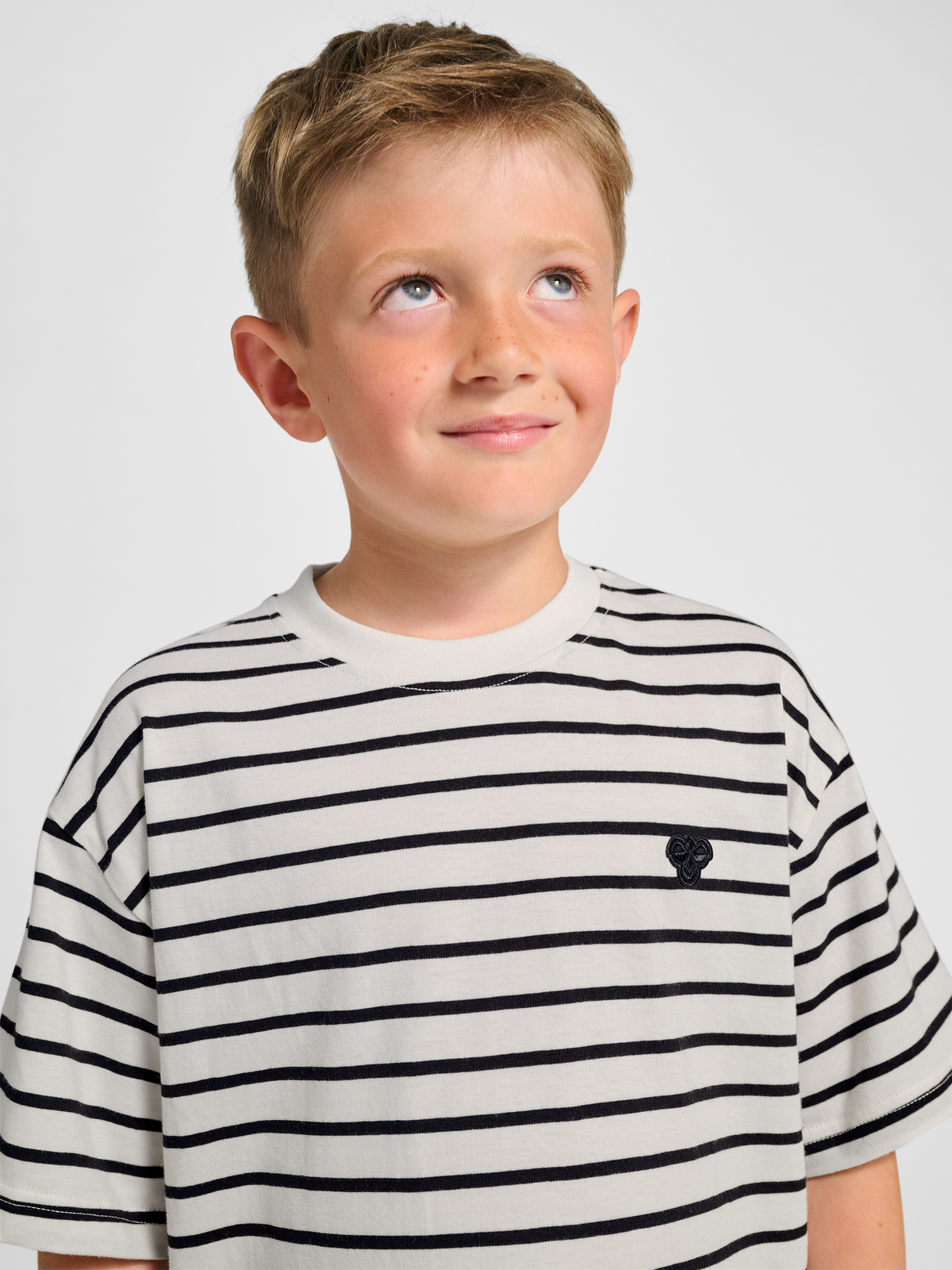 hmlJR LOOSE STRIPED T-SHIRT S/S BEE