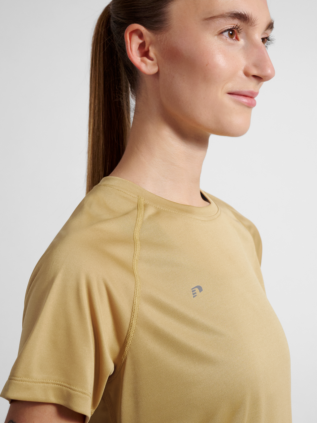 nwlBEAT W T-SHIRT