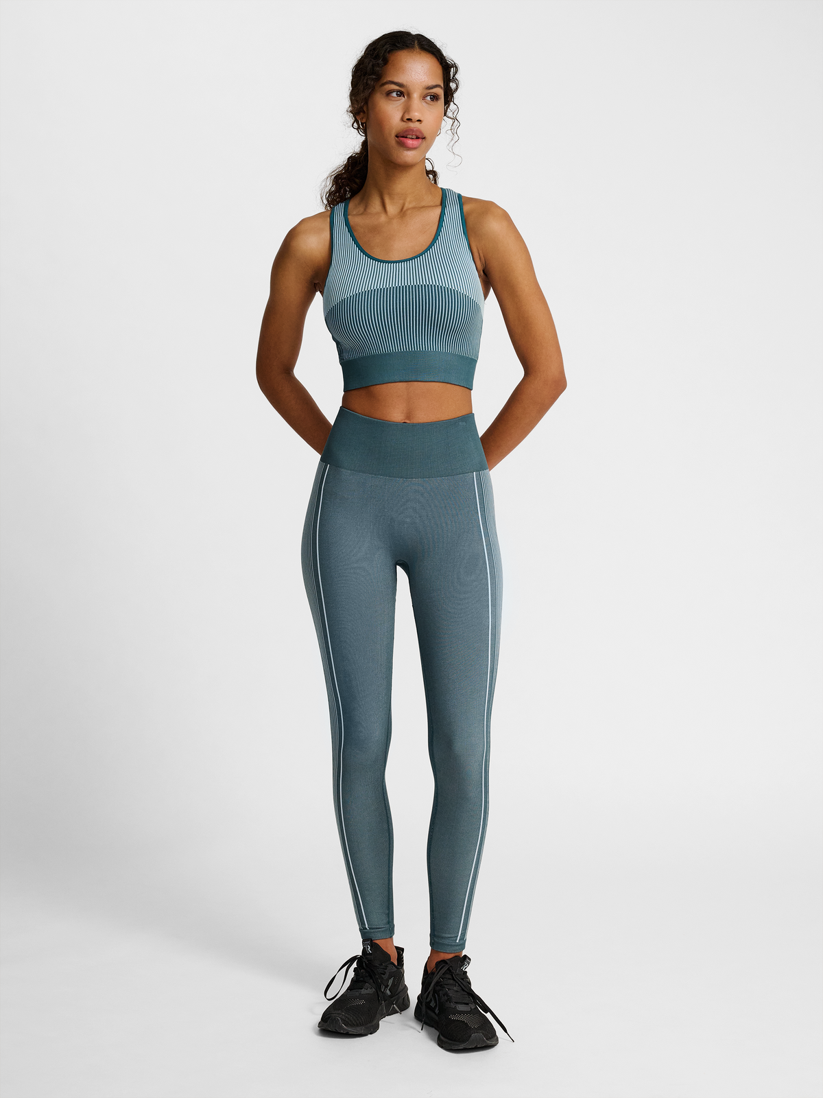 hmlYOGA SEAMLESS W CROP TOP