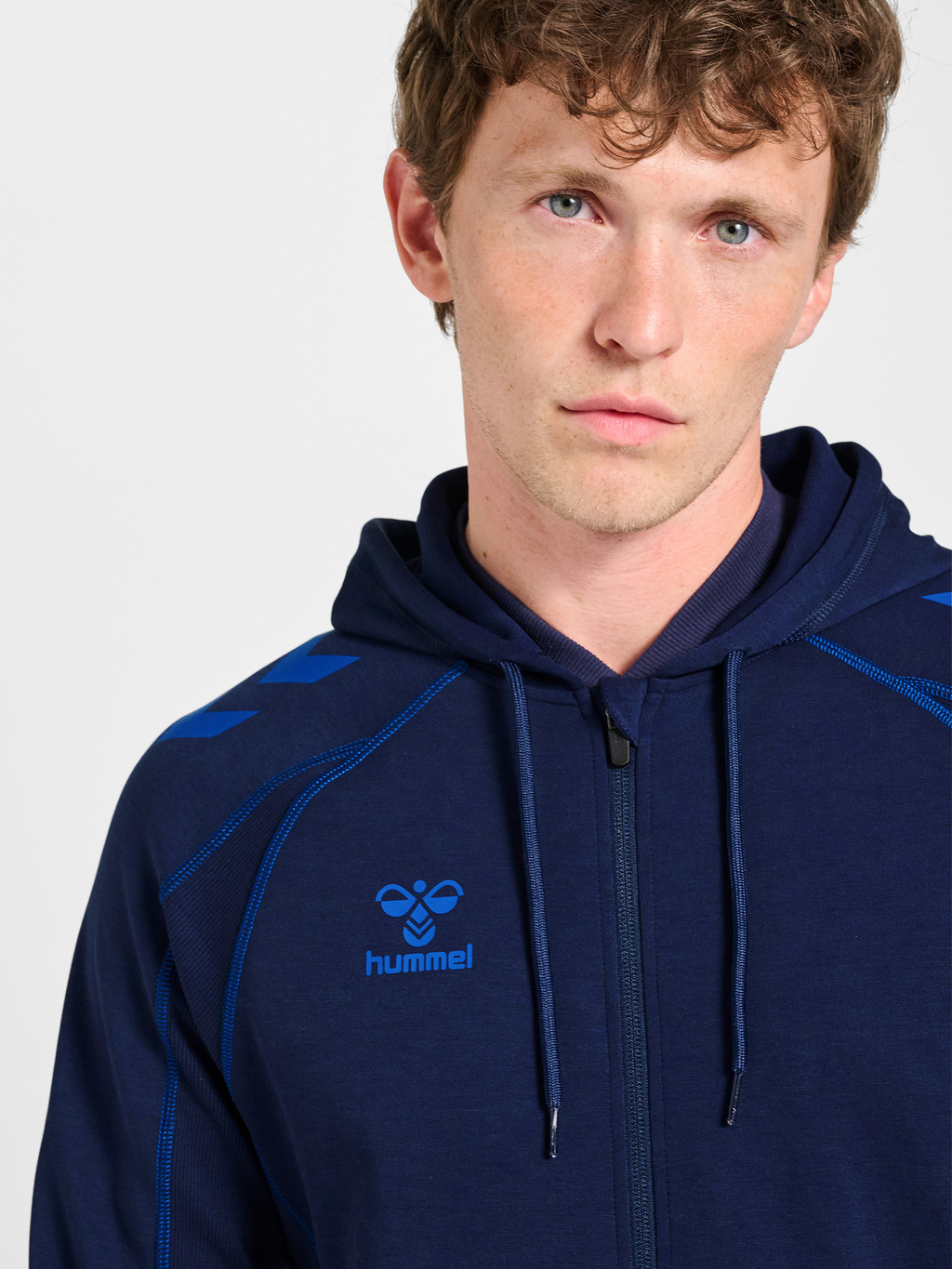 hmlMOVE 2.0 ZIP HOODIE