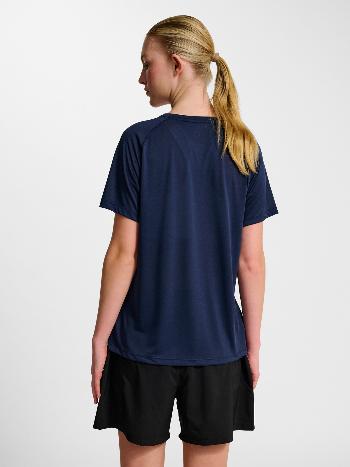 nwlBEAT W T-SHIRT