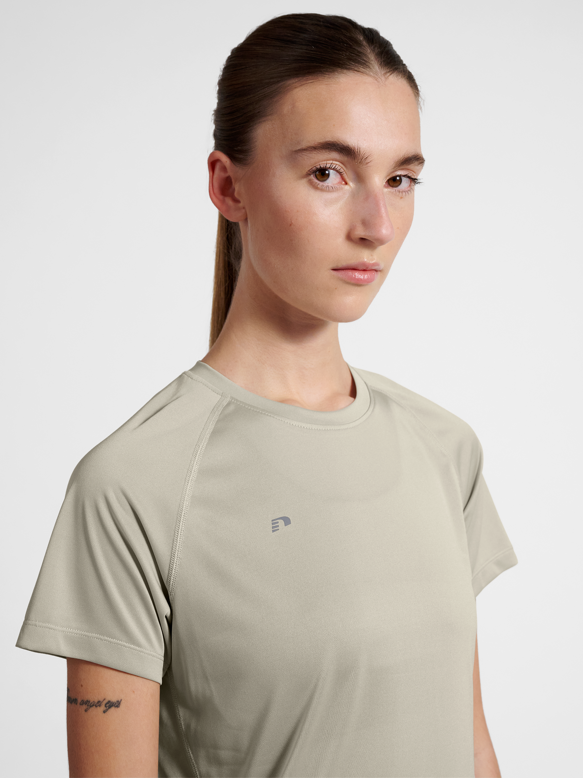 nwlBEAT W T-SHIRT