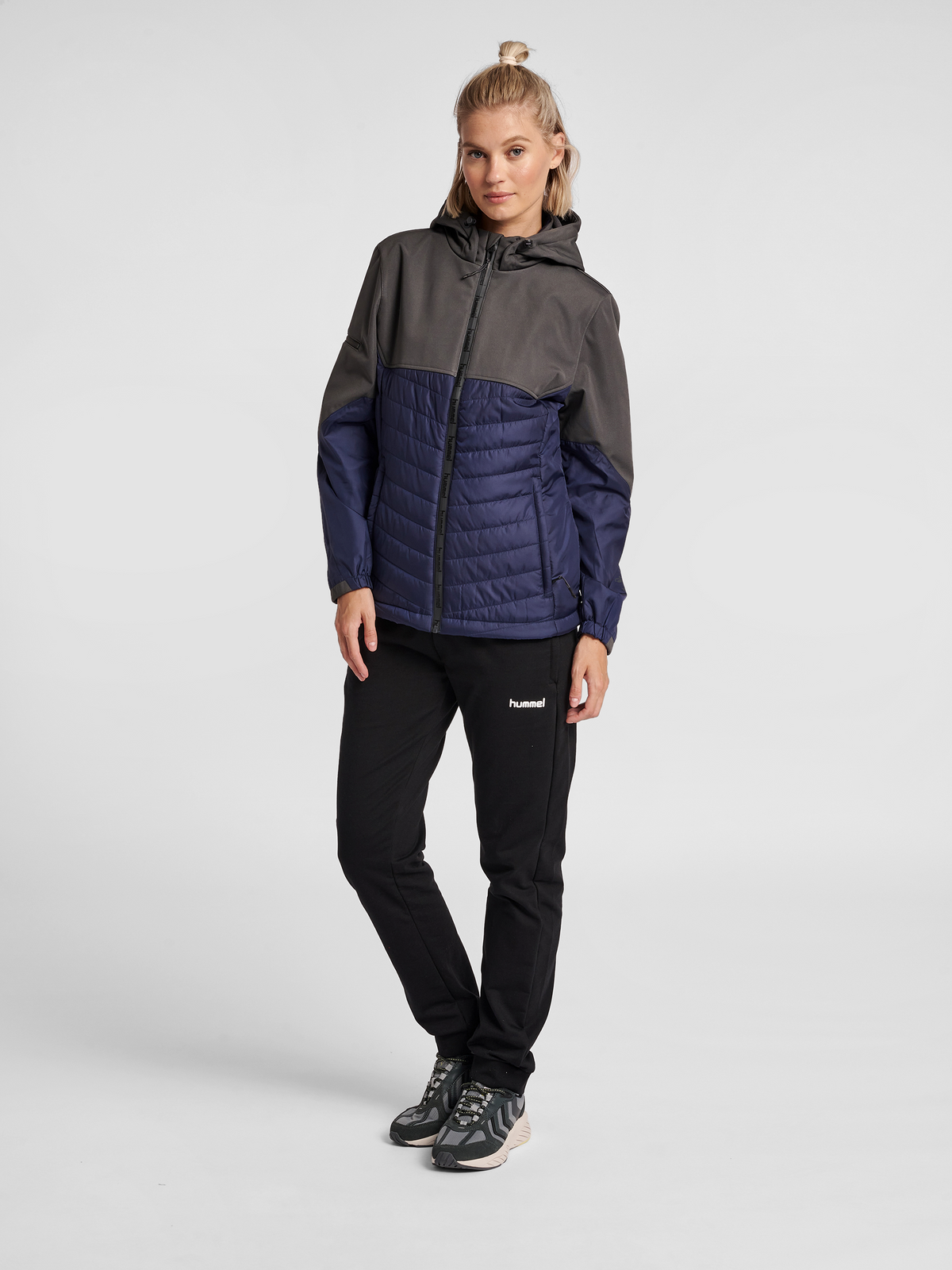 hmlNORTH HYBRID JACKET WOMAN