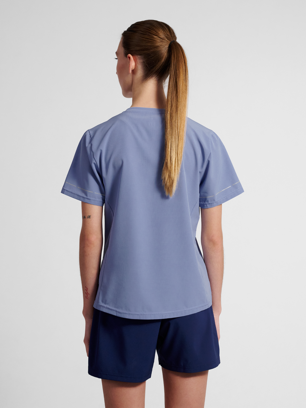 nwlBREATHE W T-SHIRT