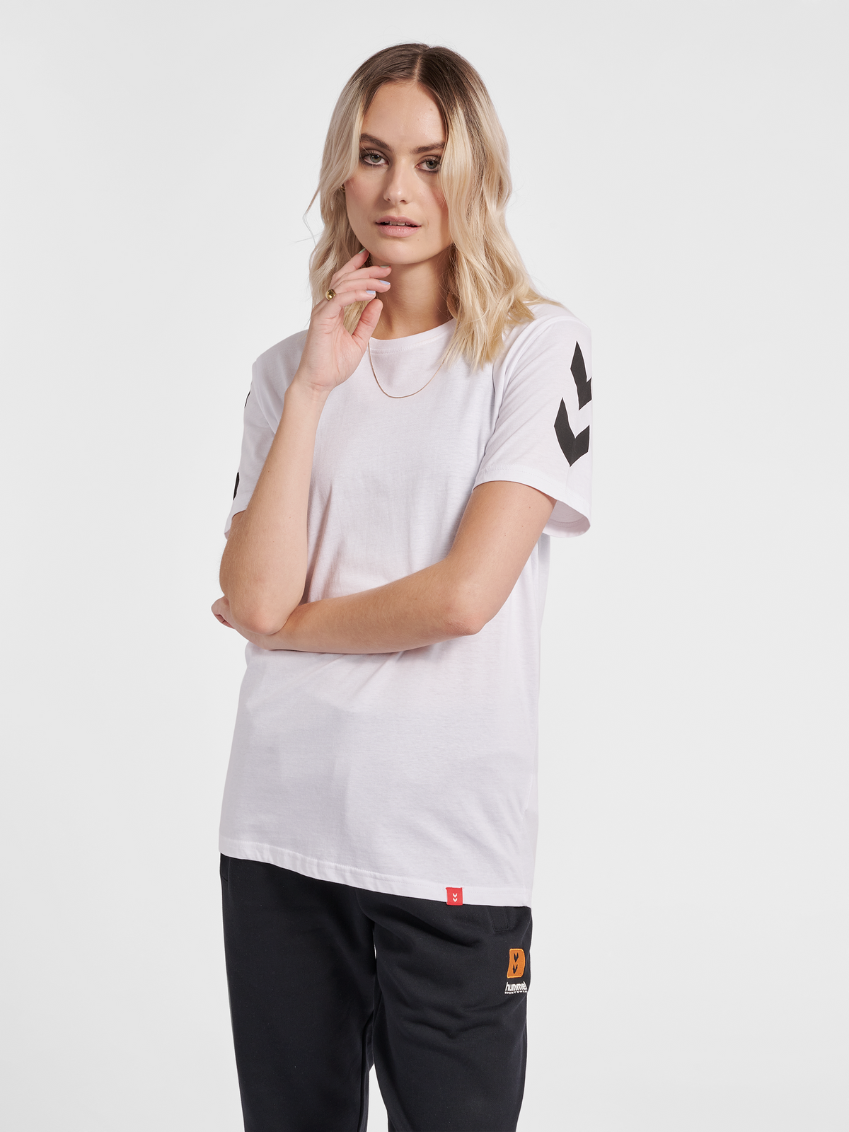 hmlLEGACY CHEVRON T-SHIRT