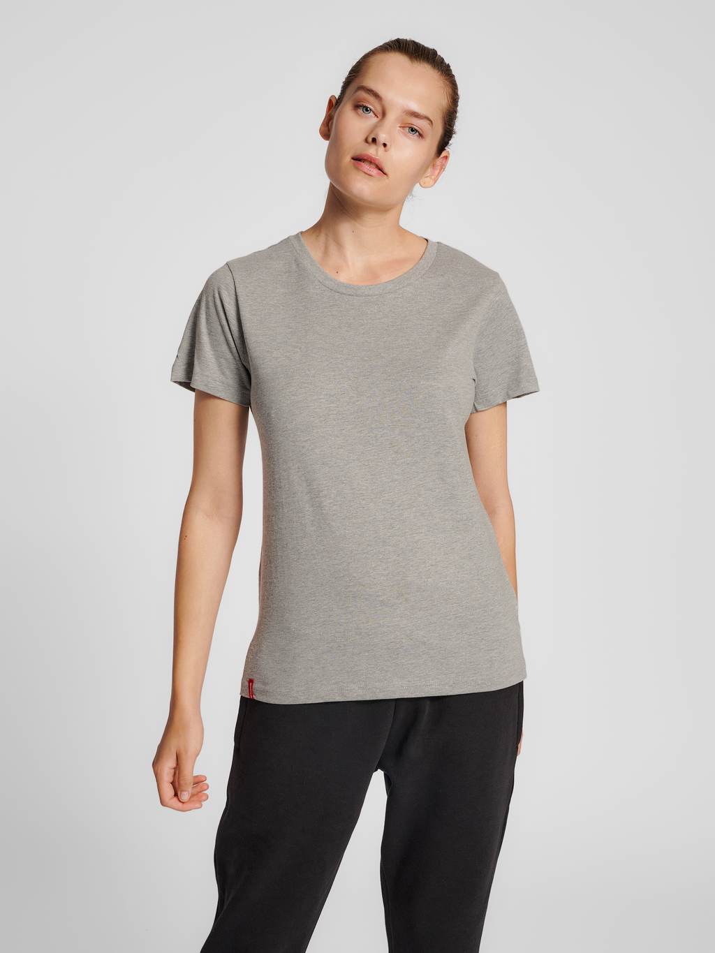 hmlRED BASIC T-SHIRT S/S WOMAN
