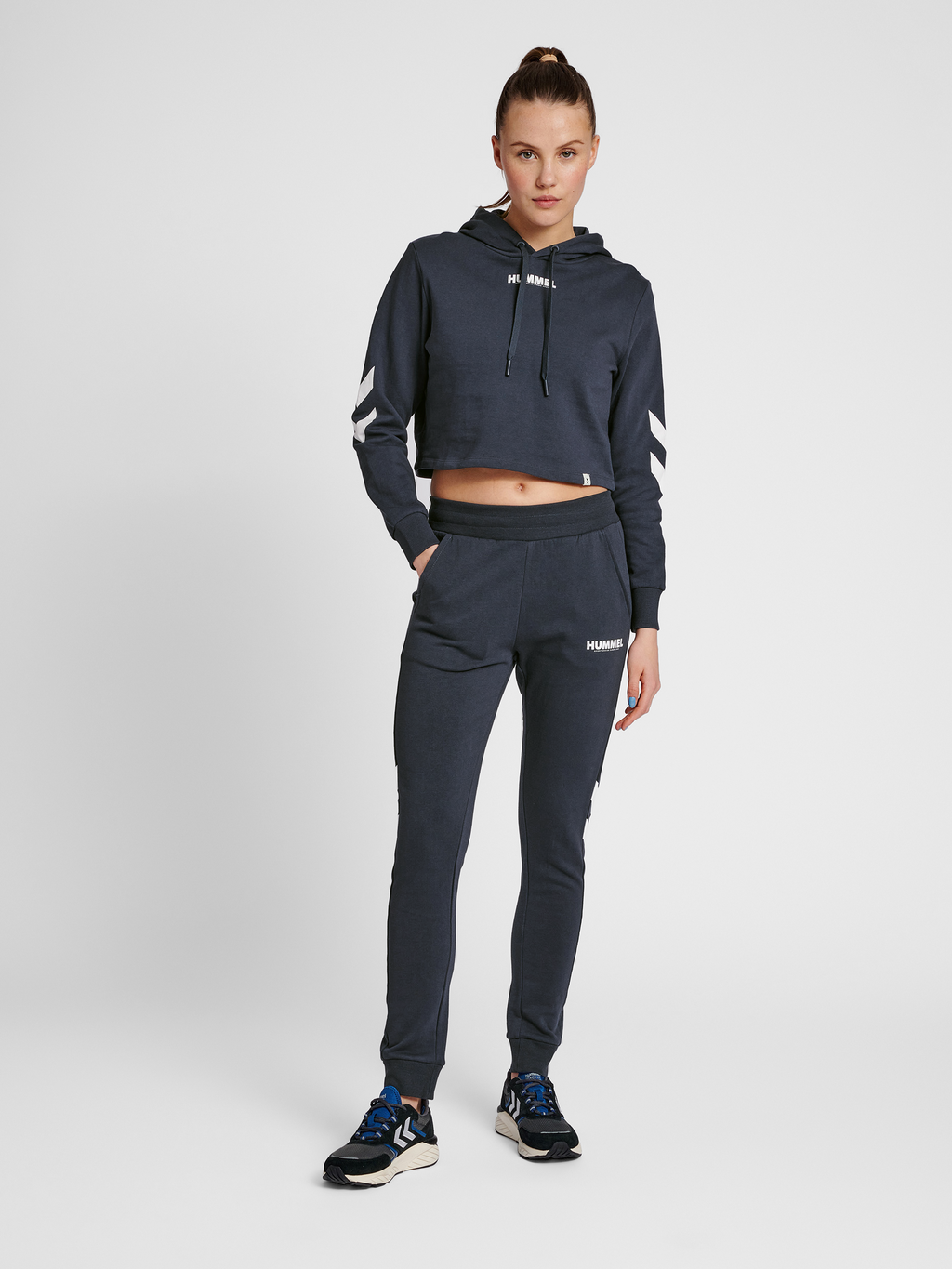 hmlLEGACY WOMAN CROPPED HOODIE