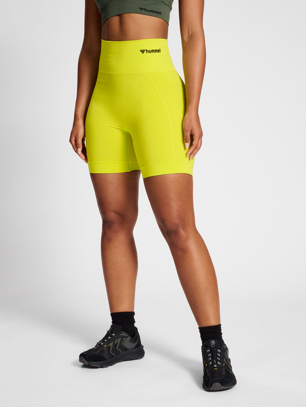hmlTIF SEAMLESS SHORTS