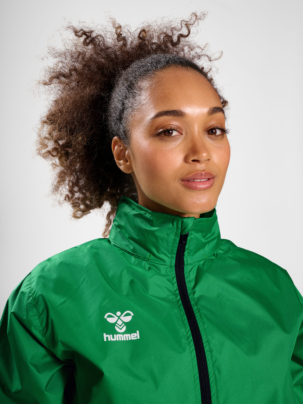 hmlCORE XK SPRAY JACKET