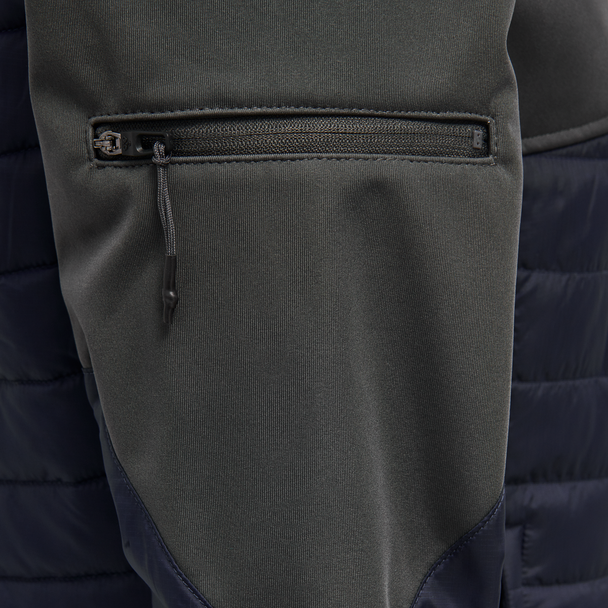 hmlNORTH HYBRID JACKET WOMAN