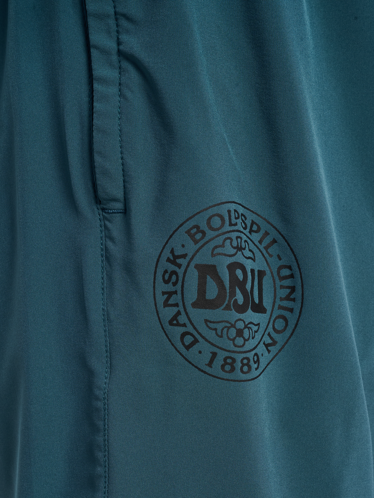 DBU 26 TRAVEL WOVEN SHORTS