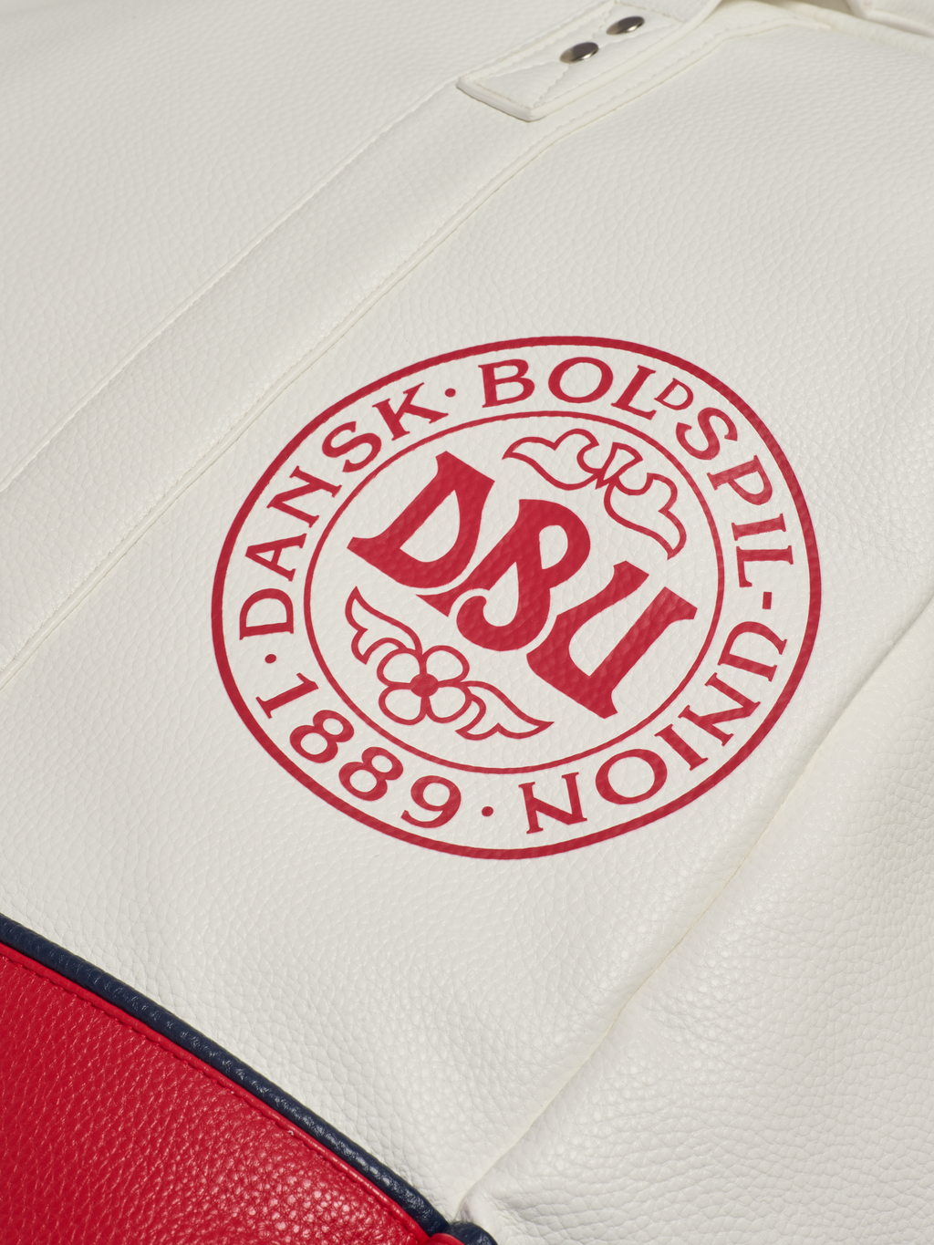 DBU 26 FAN CLASSIC BEE WEEKEND BAG